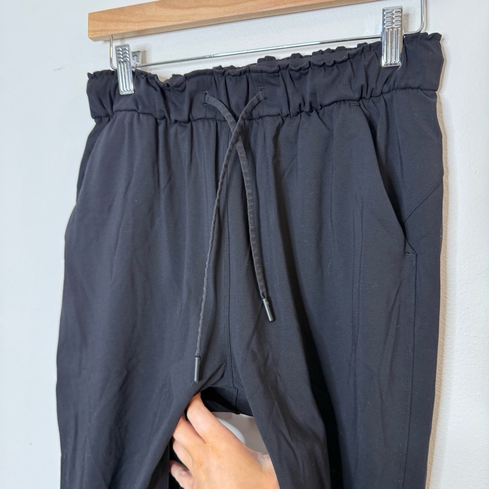 Lululemon Keep Moving Jogger in Black size 6 - Picture 9 of 9